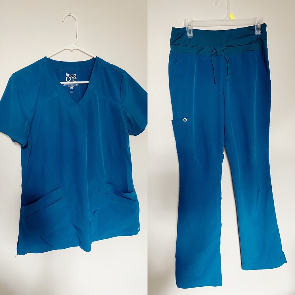 Barco one teal scrub set